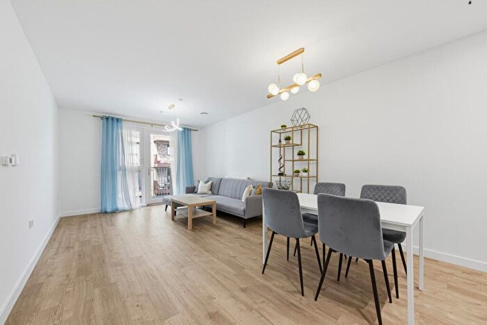 1 Bedroom Apartment To Rent In The Silverton, Royal Docks, London, E16