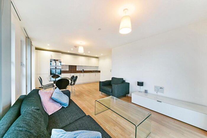 3 Bedroom Apartment For Sale In Ivy Point, Hannaford Walk, London, E3