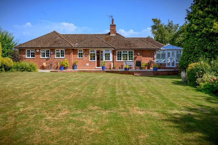 4 Bedroom Detached House For Sale In Old Warwick Road, Rowington, CV35