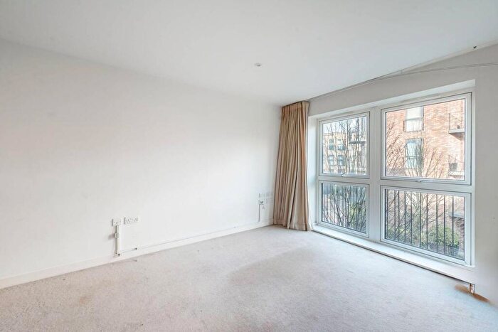 1 Bedroom Flat For Sale In Sovereign Court, Stanmore, HA7