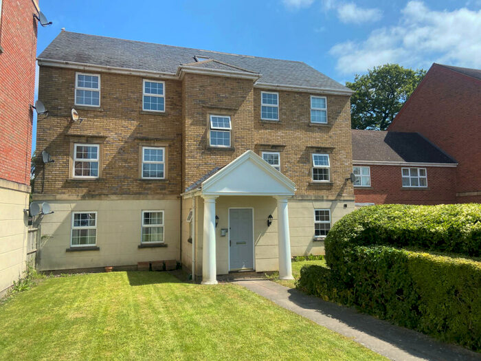 2 Bedroom Apartment To Rent In Ledwell, Dickens Heath, B90