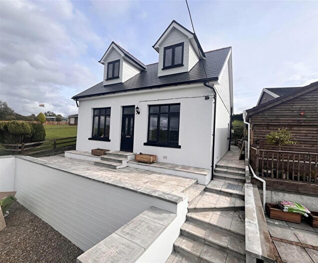4 Bedroom Detached House For Sale In Heol Capel Ifan, Pontyberem, Llanelli, SA15