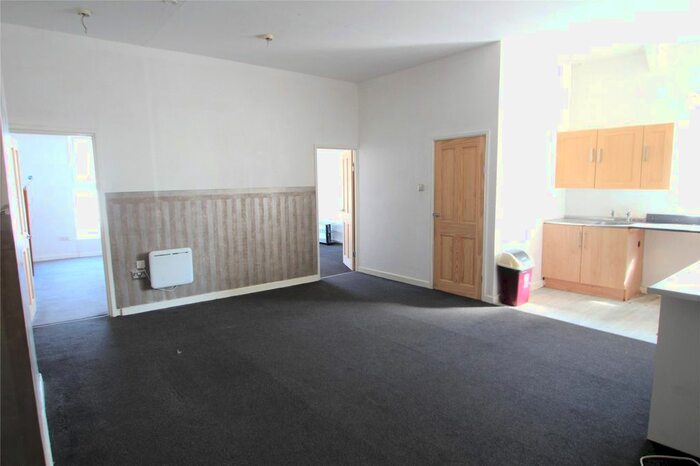 2 Bedroom Flat To Rent In Station Lane, Featherstone, Pontefract, West Yorkshire, WF7