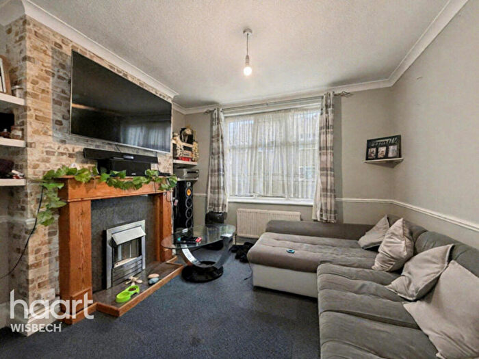 3 Bedroom Semi Detached House For Sale In Albany Road, Wisbech, PE13