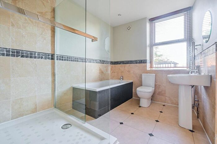 2 Bedroom Flat To Rent In Beech Grove, Harrogate, North Yorkshire, Uk, HG2