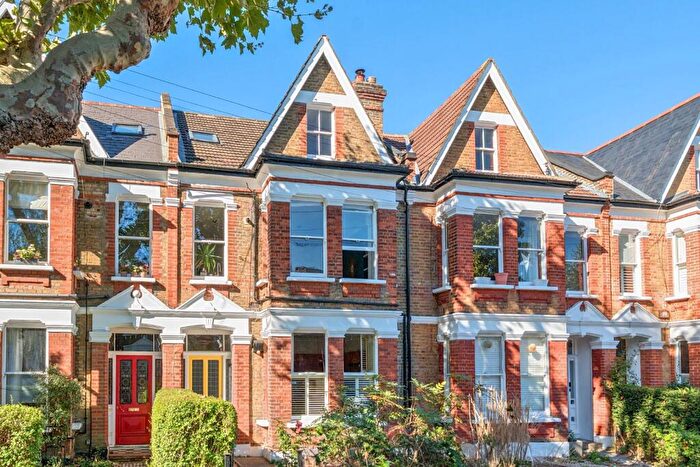 2 Bedroom Flat For Sale In Beckwith Road, North Dulwich, London, SE24