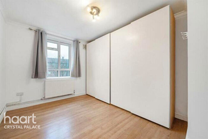 1 Bedroom Flat For Sale In Kingswood Estate, London, SE21