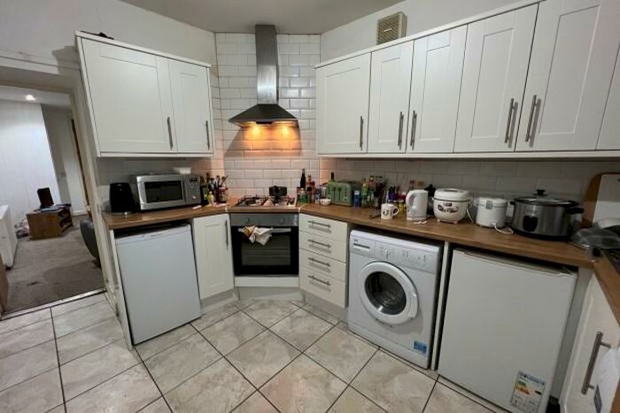 6 Bedroom Terraced House To Rent In Blackweir Terrace - Cardiff, CF10