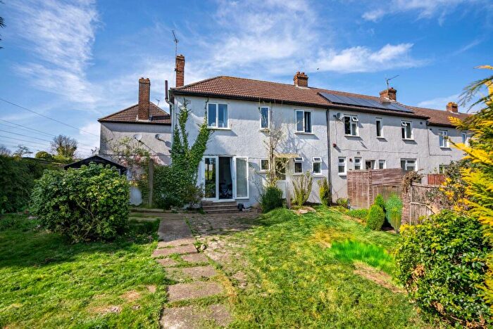 3 Bedroom Semi-Detached House For Sale In Longfield Road, Harpenden, Hertfordshire, AL5