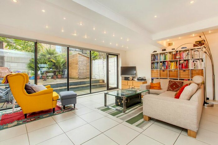 2 Bedroom End Of Terrace House To Rent In Finsbury Park Road, London, N4