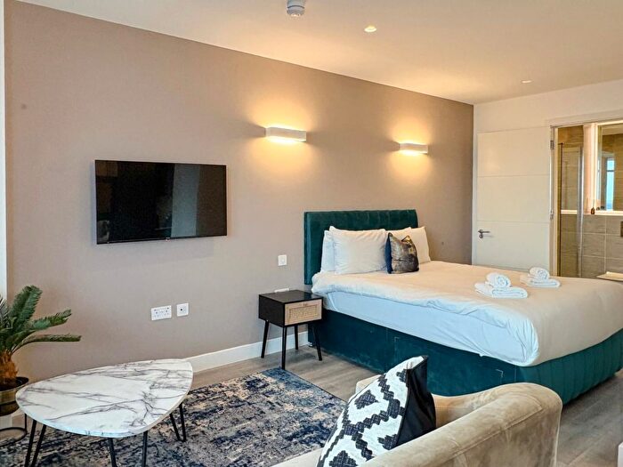 Studio To Rent In Harlequin Avenue, Brentford, TW8