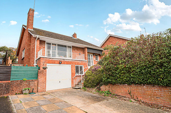 3 Bedroom Detached House For Sale In Copt Elm Close, Charlton Kings, Cheltenham, GL53