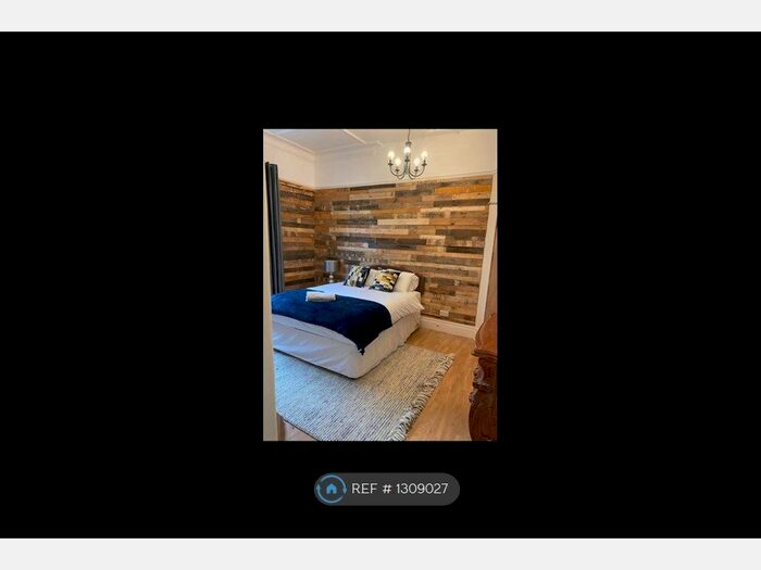 1 Bedroom Flat To Rent In Eaton Crescent, Swansea SA1