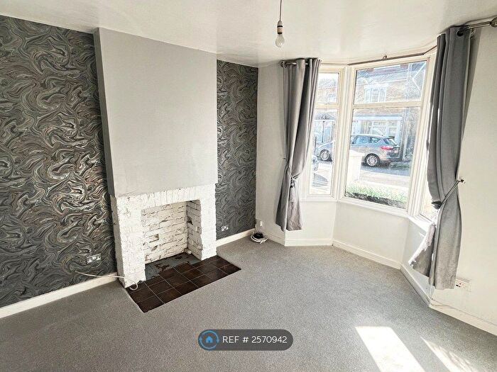 3 Bedroom Semi-Detached House To Rent In Salisbury Avenue, Stanford-Le-Hope, SS17