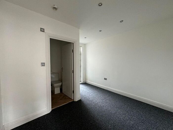 6 Bedroom Property To Rent In Gunnersbury Lane, London, W3