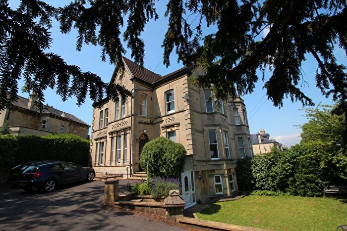 2 Bedroom Flat To Rent In Upper Oldfield Park, Oldfield Park, BA2