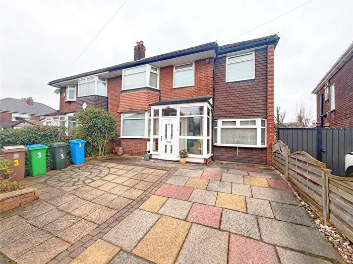 4 Bedroom Semi Detached House For Sale In Malvern Road, Alkrington, Middleton, Manchester, M24