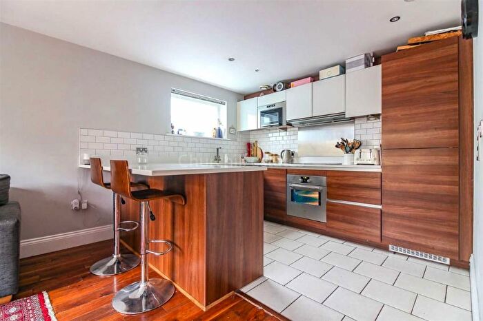 2 Bedroom Flat To Rent In Chelsea Mews, Wanstead, E11