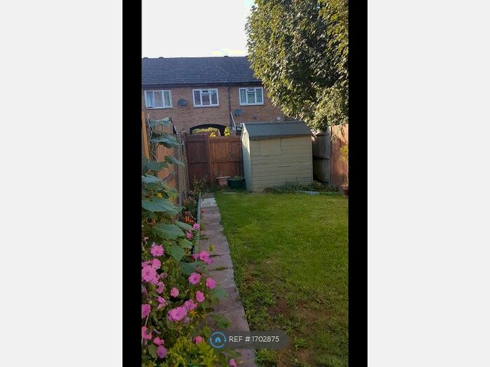 1 Bedroom End Of Terrace House To Rent In Senator Walk, London, SE28