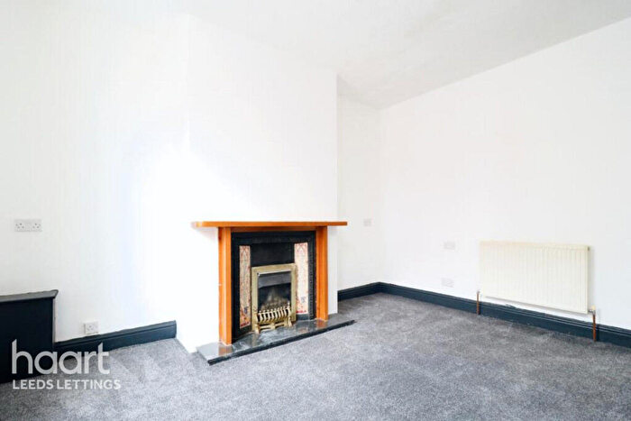 3 Bedroom Terraced House To Rent In Noster View, Leeds, LS11