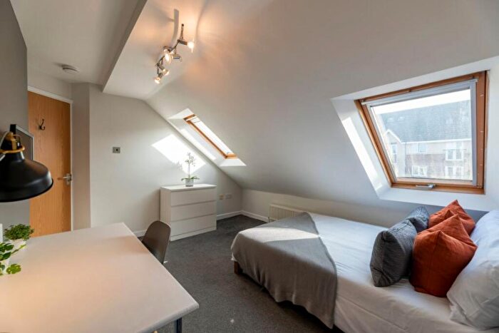 6 Bedroom Terraced House To Rent In Chillingham Road, Newcastle, NE6