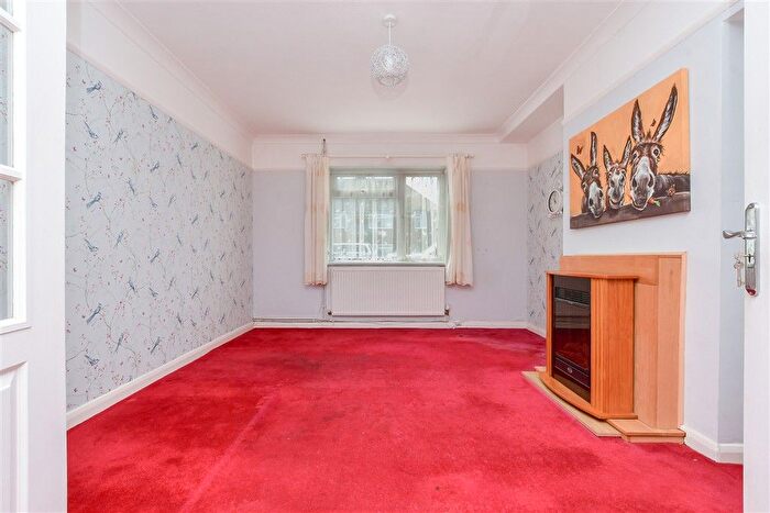 2 Bedroom End Terrace House For Sale In Kingston Avenue, Margate, Kent, CT9