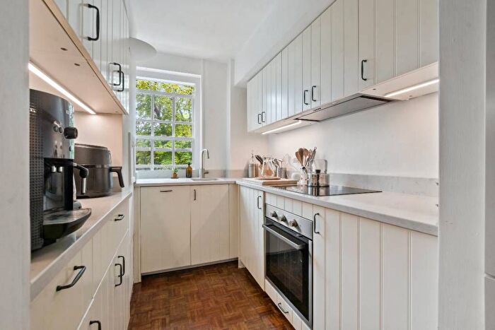 1 Bedroom Flat For Sale In Eton College Road, Chalk Farm, Camden, NW3