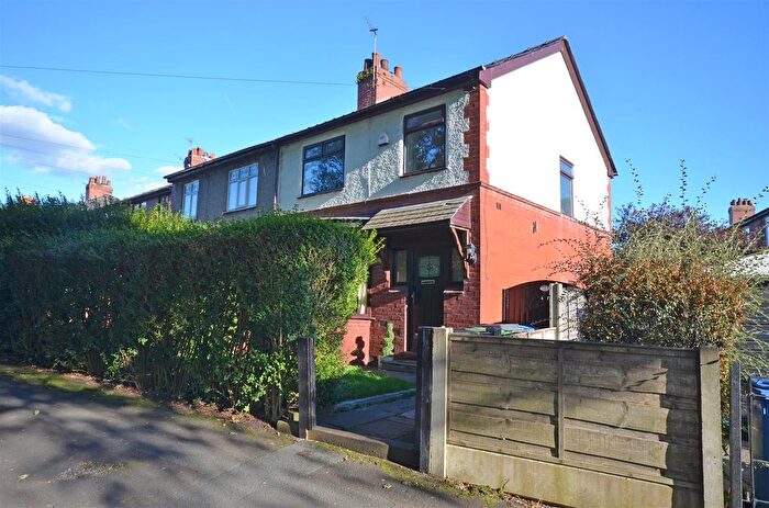 4 Bedroom Semi-Detached House For Sale In Derby Road, Ashton-Under-Lyne, OL6