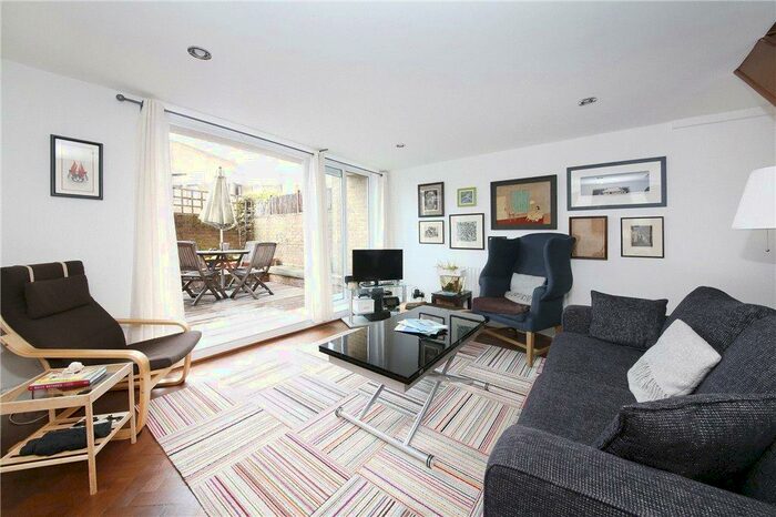 2 Bedroom Apartment To Rent In Burr Close, St Katherine Docks, Wapping, London, E1W