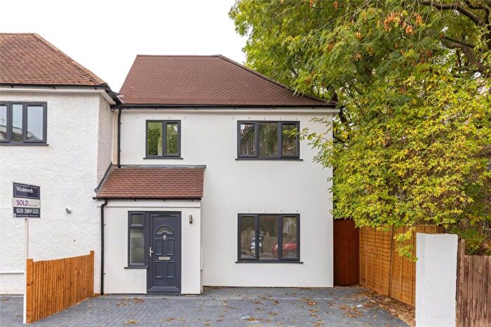 3 Bedroom House For Sale In Lullington Road, London, SE20
