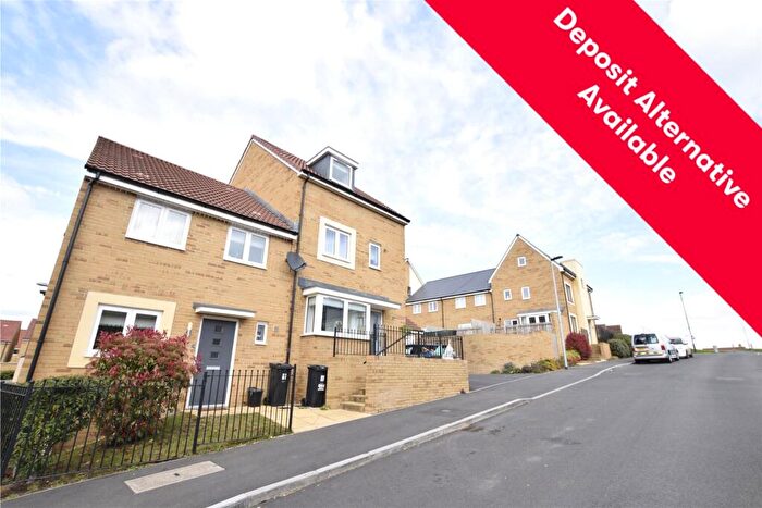 4 Bedroom Semi-Detached House To Rent In Hawthorn Way, Emersons Green, Bristol, BS16