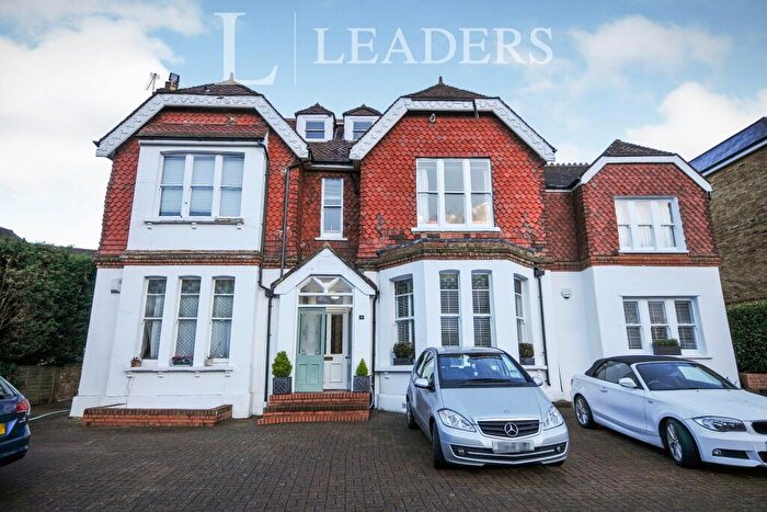 2 Bedroom Flat To Rent In Squirrels Drey, Park Hill Road, Bromley, BR2