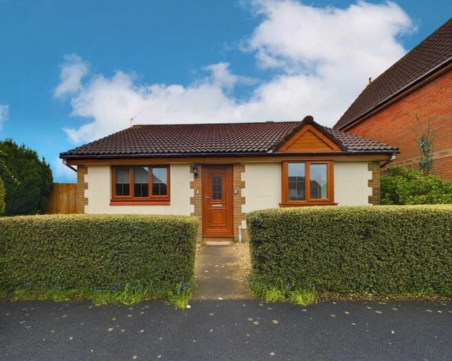 2 Bedroom Bungalow To Rent In Brock End, Portishead, Bristol, BS20