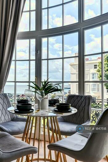 1 Bedroom Flat To Rent In Marine Square, Brighton And Hove, BN2