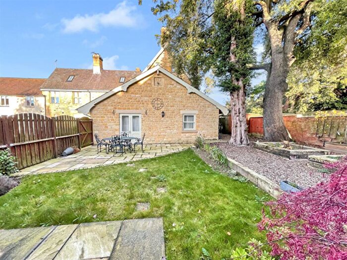 2 Bedroom Semi-Detached Bungalow For Sale In High Street, Mickleton, GL55