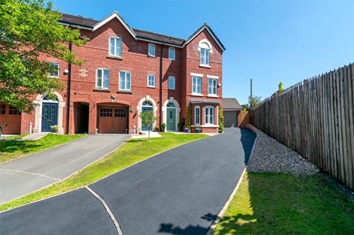 5 Bedroom End Of Terrace House For Sale In Hadrian Way, Middlewich, CW10