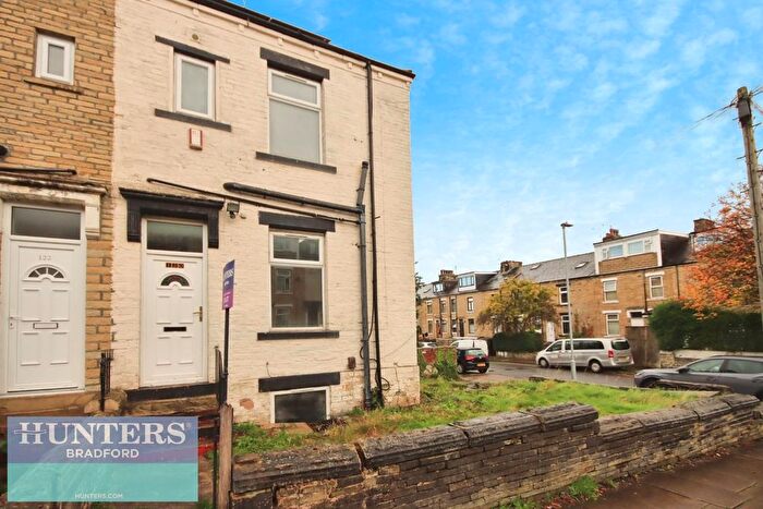 3 Bedroom End Terrace House To Rent In St. Margarets Road, Bradford, West Yorkshire, BD7