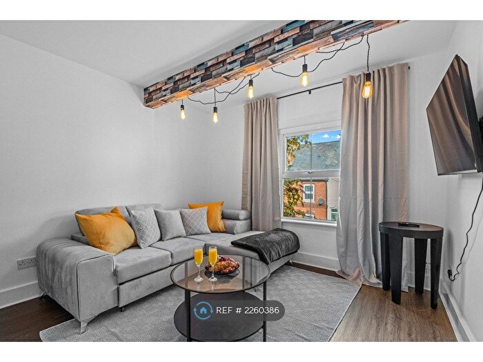 3 Bedroom Terraced House To Rent In Alpine Street, Reading, RG1