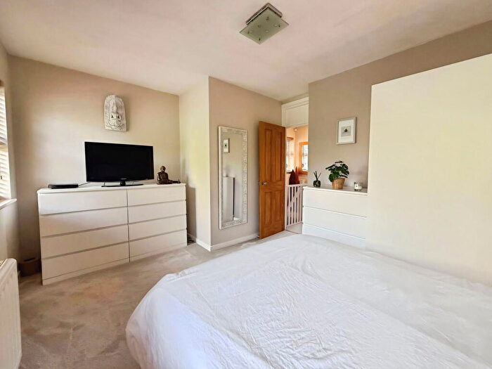 3 Bedroom End Of Terrace House For Sale In Oakleigh Close, Swanley, BR8