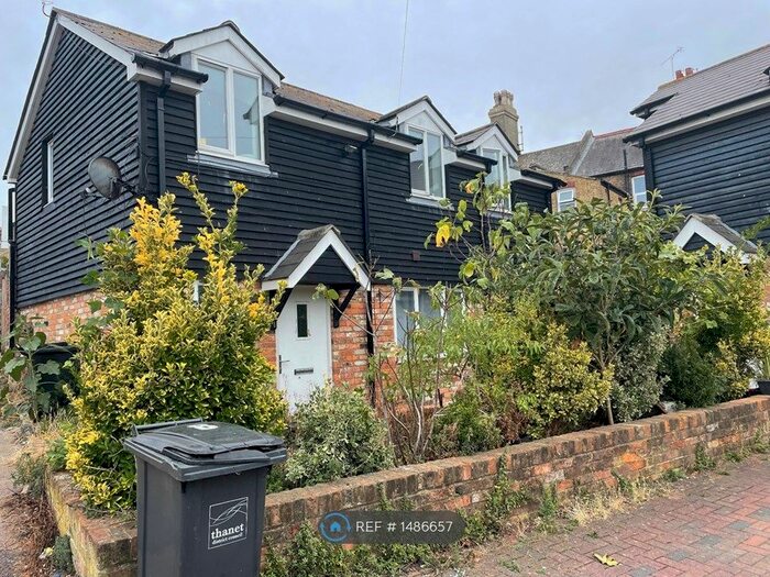 3 Bedroom Detached House To Rent In Greenfinches Mews, Ramsgate, CT11