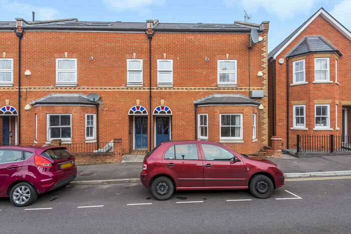 2 Bedroom Ground Flat To Rent In Queens Road, Guildford, GU1