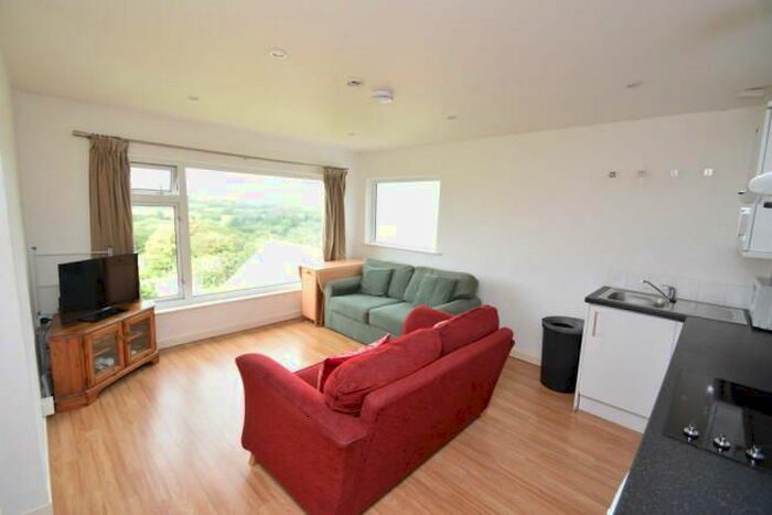4 Bedroom Flat To Rent In Penvale Crescent, Penryn, TR10