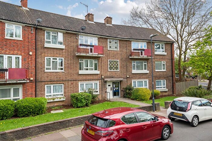 2 Bedroom Flat For Sale In Shaftesbury Circle, Shaftesbury Avenue, South Harrow, Harrow, HA2