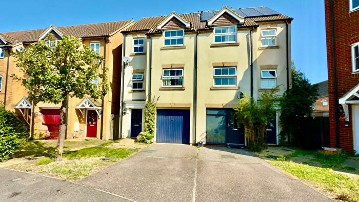 4 Bedroom Semi-Detached House For Sale In Monarch Drive, Kemsley, Sittingbourne, ME10