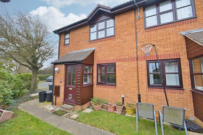 1 Bedroom Flat For Sale In Brandon Way, Birchington, Kent, CT7