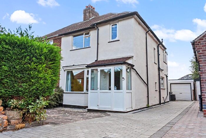 3 Bedroom Semi-Detached House For Sale In Woodland Grove, Beeston, NG9