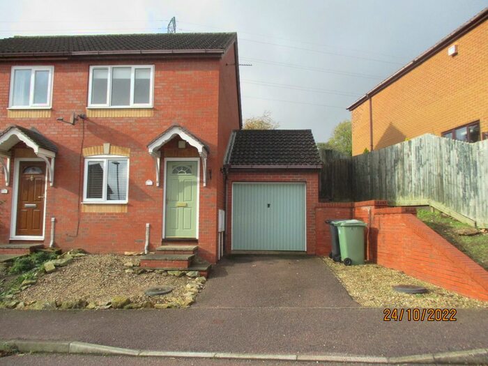 2 Bedroom Semi-Detached House To Rent In Hilltop Drive, Oakham, LE15