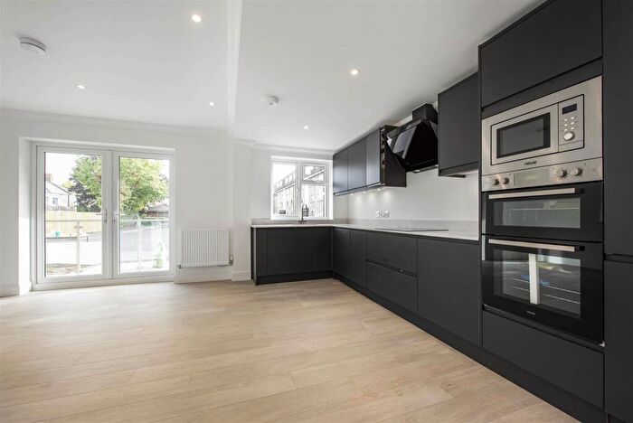 3 Bedroom Apartment To Rent In Charter Court, New Malden, KT3