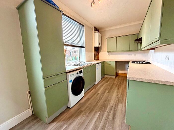 2 Bedroom Terraced House For Sale In Rufford Road, Huddersfield, HD3