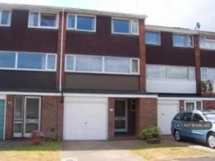 4 Bedroom Terraced House To Rent In Angotts Mead, Stevenage, SG1